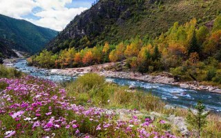 川西，镜头装不下的野性与温柔！这9个地方去一次记一辈子