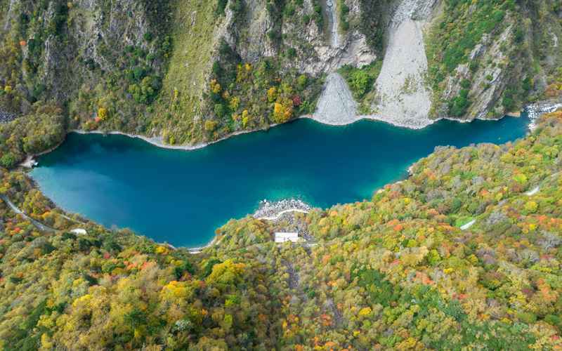 川西九月行,在秋色未满时,闯入众神的花园-第3张图片-成都旅行社 川西九月行,在秋色未满时,闯入众神的花园-第3张图片-成都旅行社